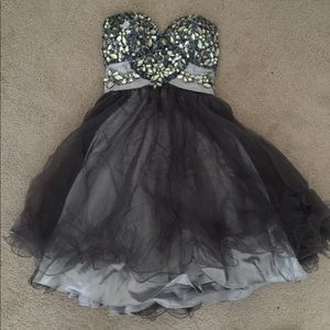 Gray Izilady Homecoming Dress Size 2